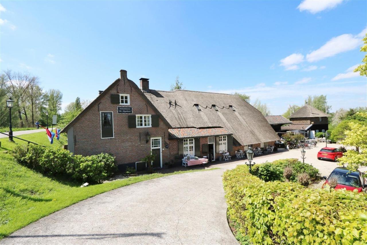 Herberg De Lingehoeve Oosterwijk Exterior foto